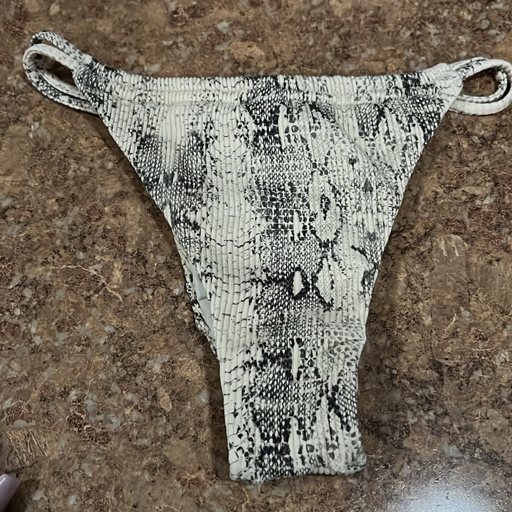 MONTCE SWIM🖤 Bottom ONLY - Picture 5 of 5